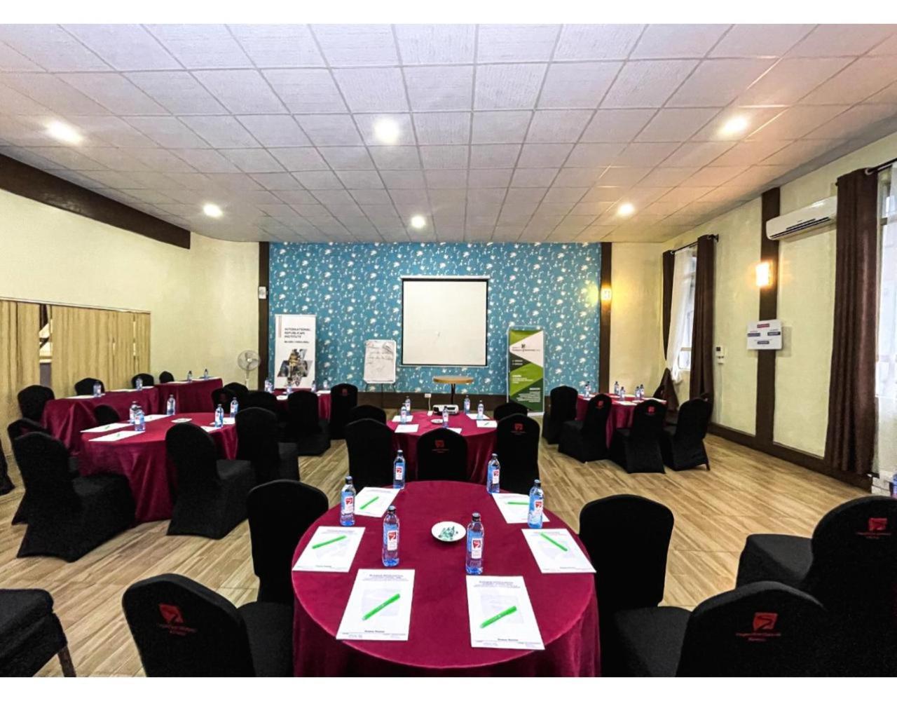 West Wood Hotel Nairobi Extérieur photo
